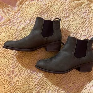 pop Emmy Olive Suede boots , new with tags